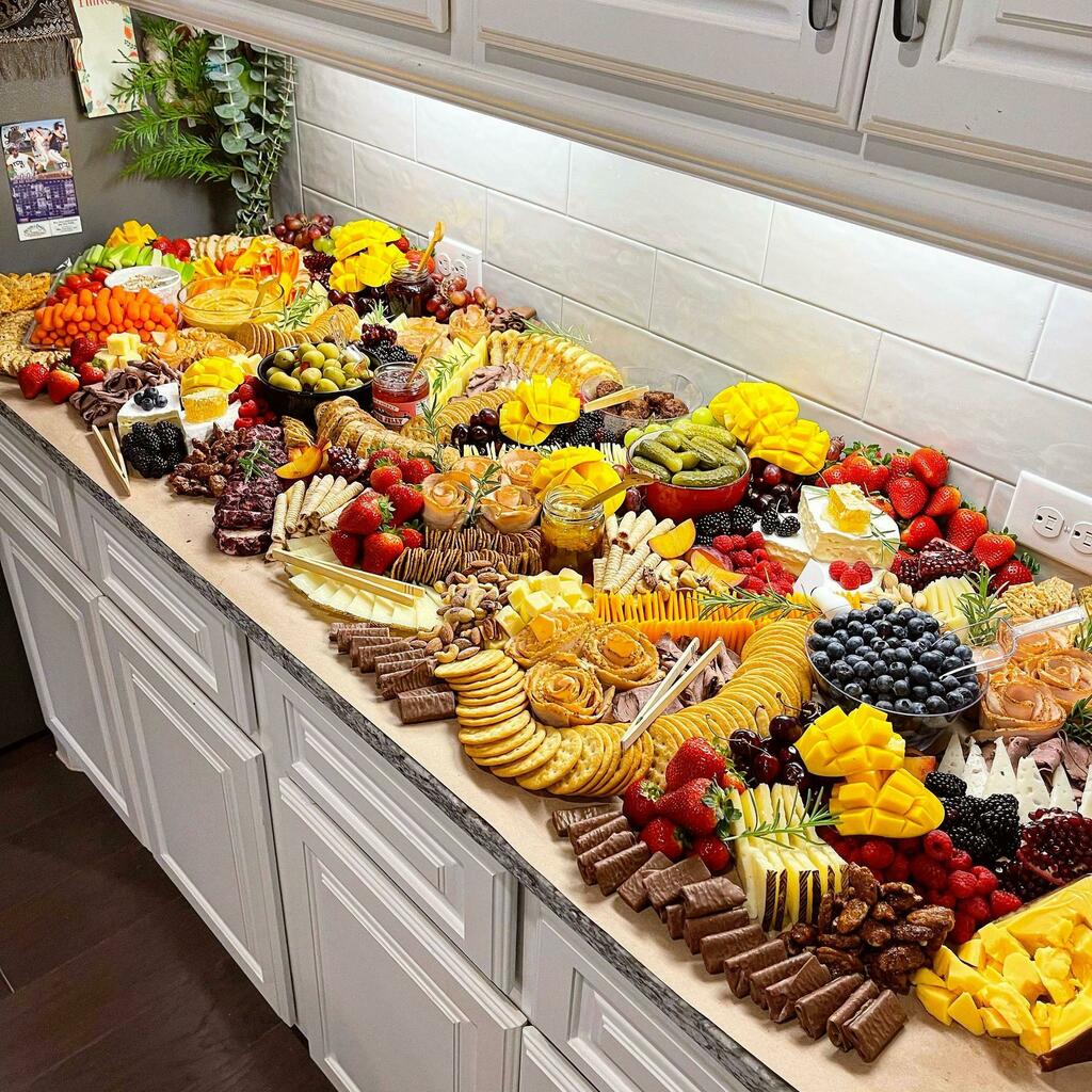 [homemade] Grazing Table #viral #trending #foodie #foodblogger #foodphotography #ff #tbt #ico