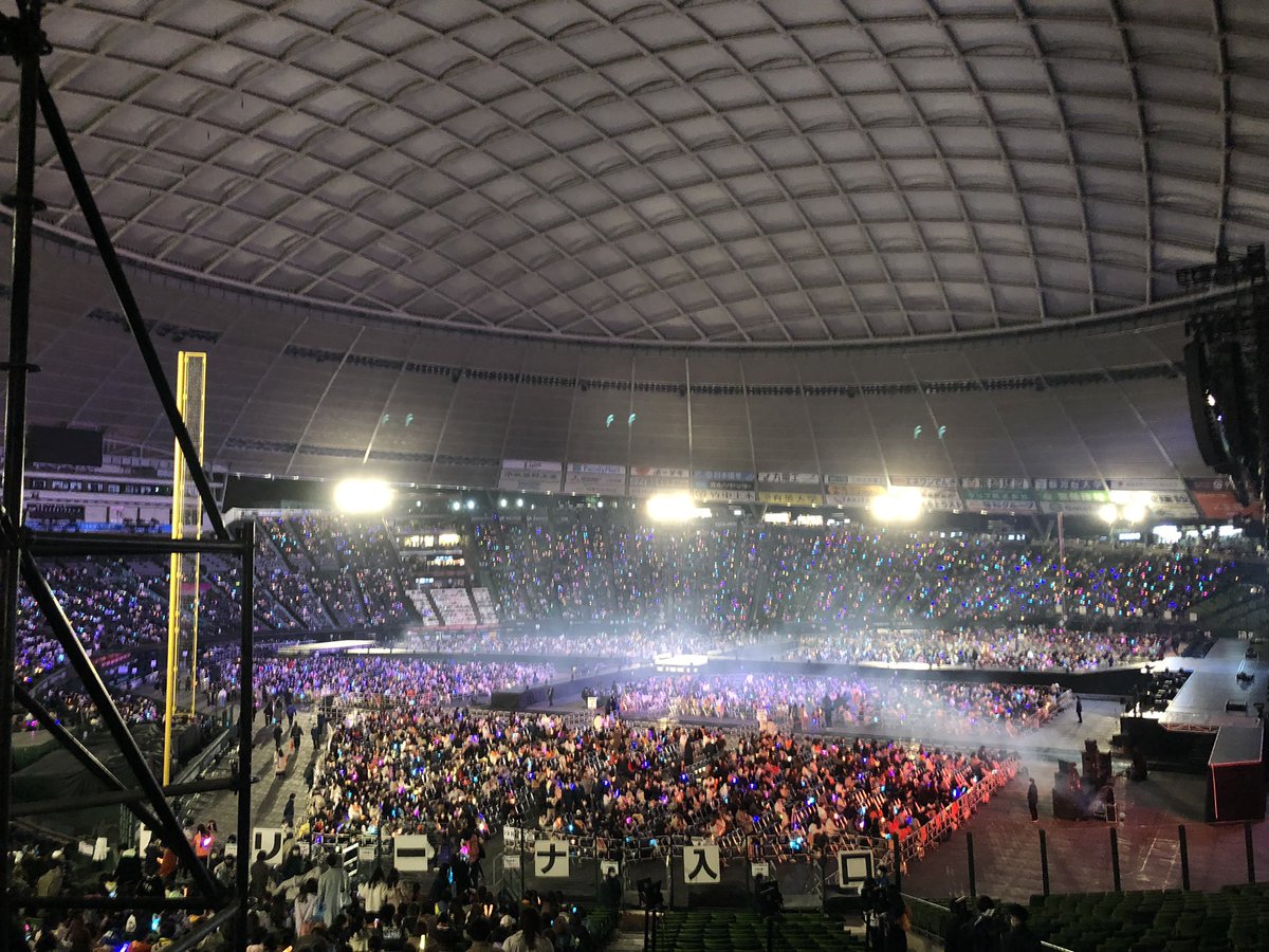 Bsk_OneP_711's tweet photo. ライブってやっぱ最高！全てを忘れて3時間夢中になれた〜どの時期にファンになった人もこのセトリはみて損ないと思う。腕振りすぎて既に筋肉痛😅
次は福岡だ〜！楽しみ〜！

 #AAA #aaa #AAA15thanniversary  #AAADOMETOUR15thANNIVERSARY #ThanxAAAlot #aヲタ #AAAライブ https://t.co/KCXYamkIsi