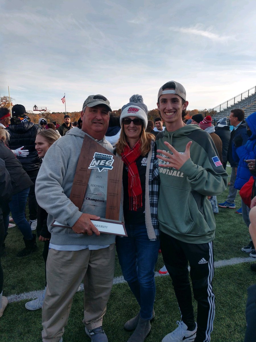 mark_nofri's tweet photo. Thank you to the best supporting cast my family. Appreciate all you do and the sacrifices you make to allow me to Coach FB at SHU. Couldn’t do it without you all. https://t.co/JsCzYdZHN1