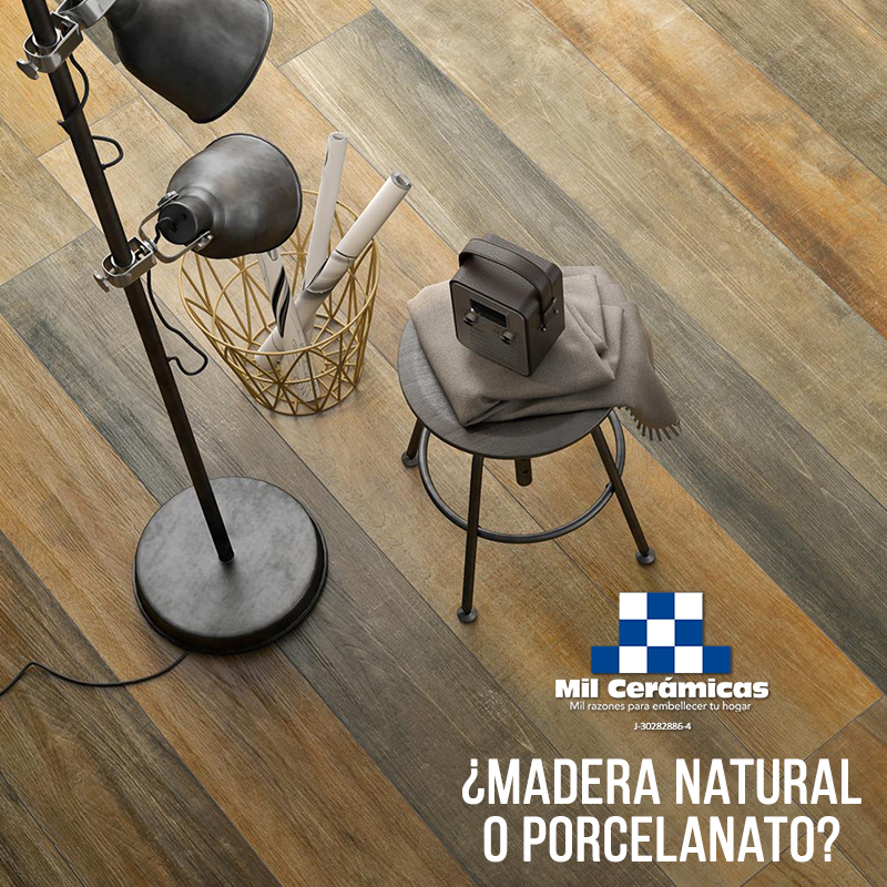 Para responder a esta pregunta tendrás que tocarlo, porque es muy similar a la #Madera natural, con diferentes caras y vetas que le dan esa apariencia desigual y única. Se trata del #Porcelanato esmaltado Sonoma, disponible en dos tonos con acabado mate esmaltado. #MilTendencias