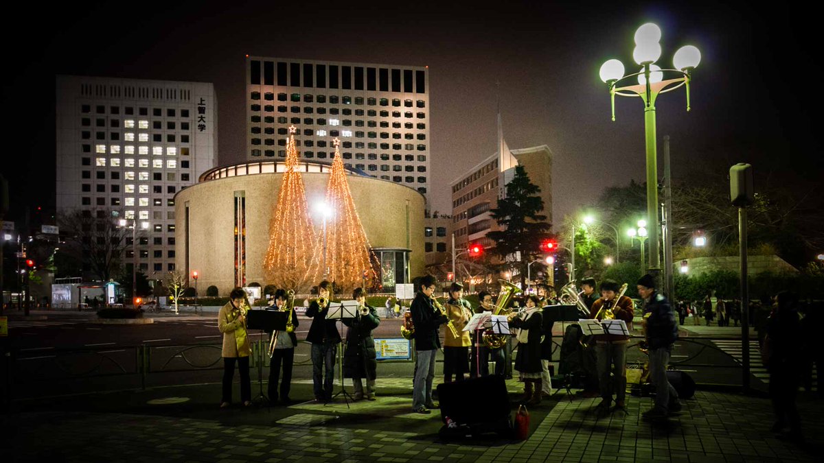 sathosicXP's tweet photo. ■聖イグナチオ教会(東京)
いかにもクリスマスの四ツ谷駅前といった風景です
(2006年12月)
#イグナチオ教会 #ignatio #降誕祭 #クリスマス https://t.co/uhEmx9V7ME https://t.co/7Fucq3zTyC