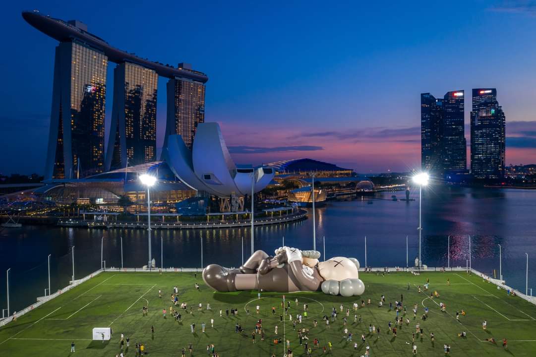 BP_Chua's tweet image. Last day of KAWS:HOLIDAY Singapore Exhibition
#KAWS #KawsSingapore #KAWSCompanion #KAWSHoliday #Singapore #twilight #cityscape #marinabay #MarinaBaySands
#ThePhotoHour @ThePhotoHour @LensAreLive