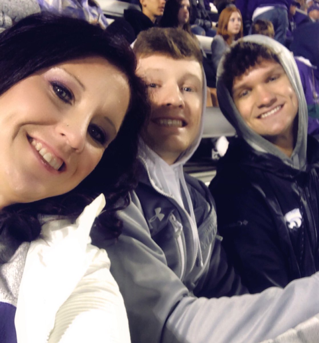 GenaBurnett's tweet photo. #KSTATEFB 💜🤍🖤 https://t.co/gH2VjdGY7H