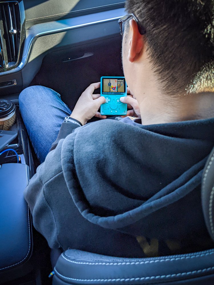 miketseng's tweet photo. this is a slate. its a non-folding GBA SP. makho and retrocnc put in so much work into this design and i love it. https://t.co/dnDhBFIh8V