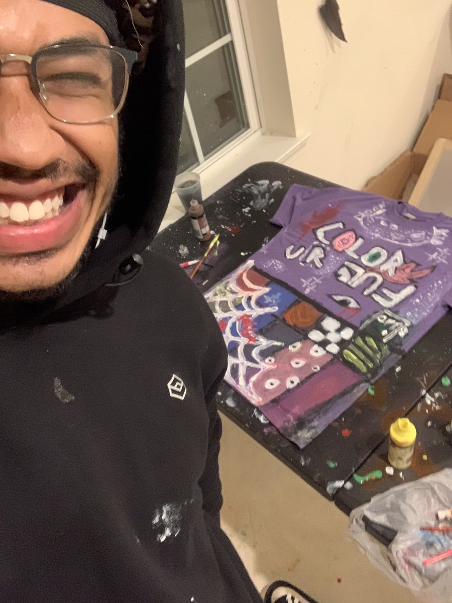 clearvsn's tweet photo. shout out to all the people that i got to connect with. listening to y’all filled me with so much inspiration i HAD to lock in for the one time #customclothing #customclothes #instaartist #instaart #pauseshots  #pauseonline  #highendfashion #streetwear #fabricpaint 
#FashionWeek https://t.co/1vOclZFxsv