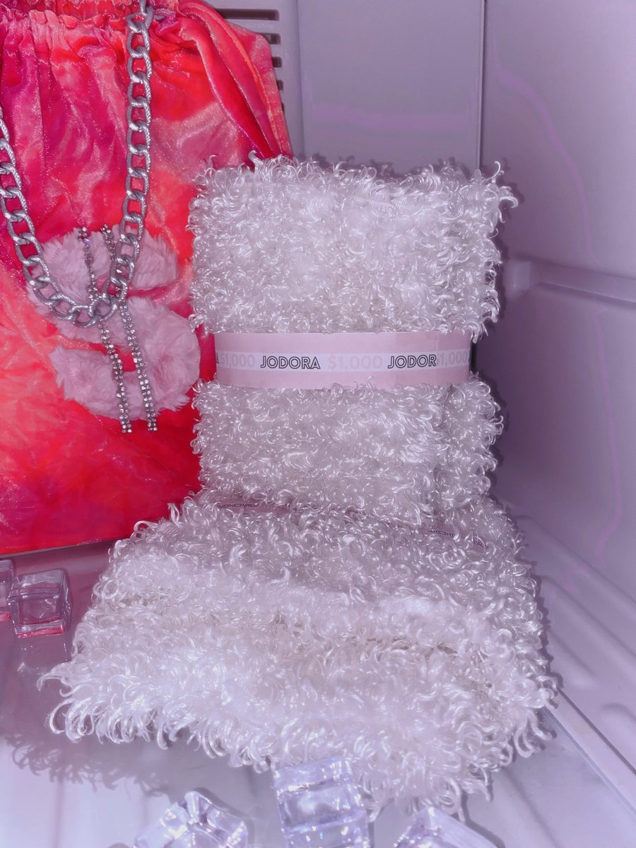 Hu$tle meets fashion 💸✨💗 jodoraclothing.com