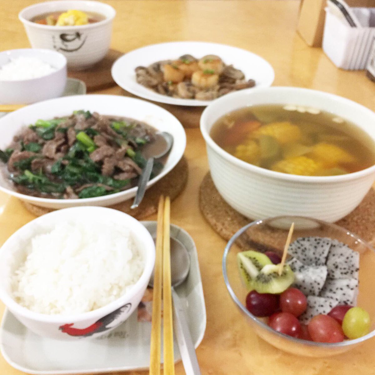 stacialau's tweet photo. #homecooking #住家飯 #青紅蘿蔔粟米湯 #greenradish #carrot #sweetcorn #soup #菜心炒牛肉 #choysum #sirloin #stirfry #香煎帶子醋汁配炒蘑菇 #panseared #scallops in #vinaigrette with #sautéed #mushrooms https://t.co/SGZXoOV2Lh