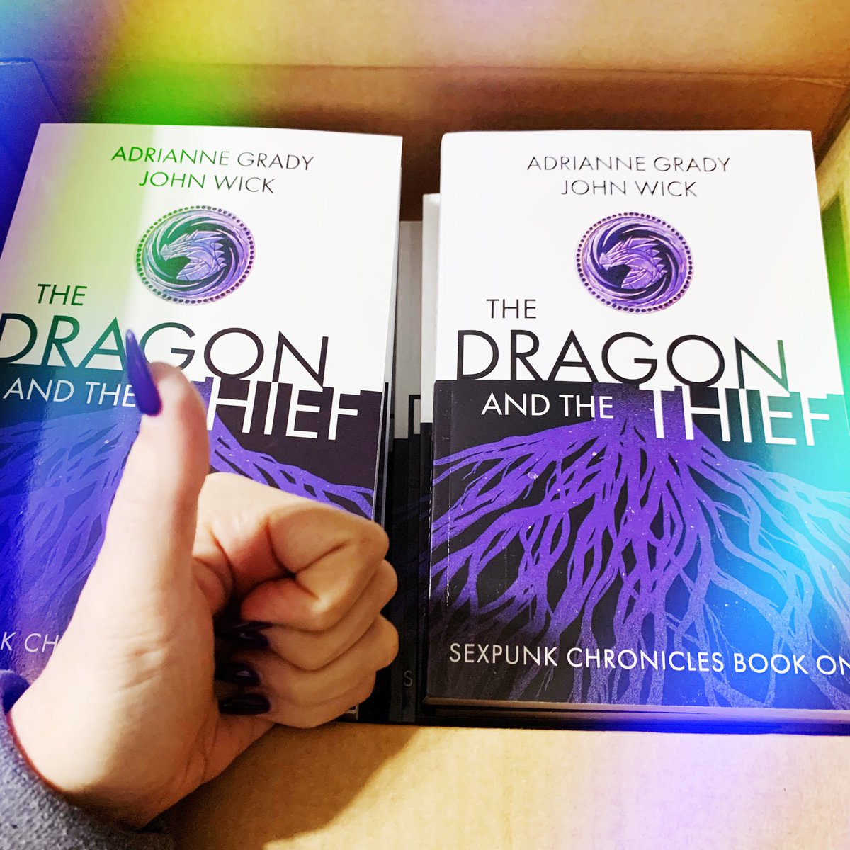 xatrian's tweet photo. I have a tiny stock. A smol hol. A bit of crumb. A travel snacc. A minoodle caboodle. A book hook. @sexpunkseries #loscon #lacomiccon #lacc #scifibooks #solarpunk #fantasybooks #romancebooks #RomCom #solarpunkbooks #solarpunknovel #booksigning #indieauthor #indiebooks https://t.co/QZVcLkzP87