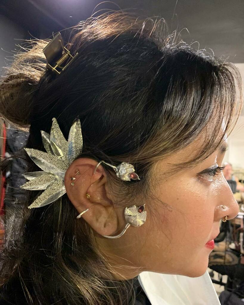Today’s student work, Ear cuff.It is cool show piece! 😉 #jewelrymakinv #earcuff #DIY #nyc #eastvillage #ayakanishijewelryschool #studentwork