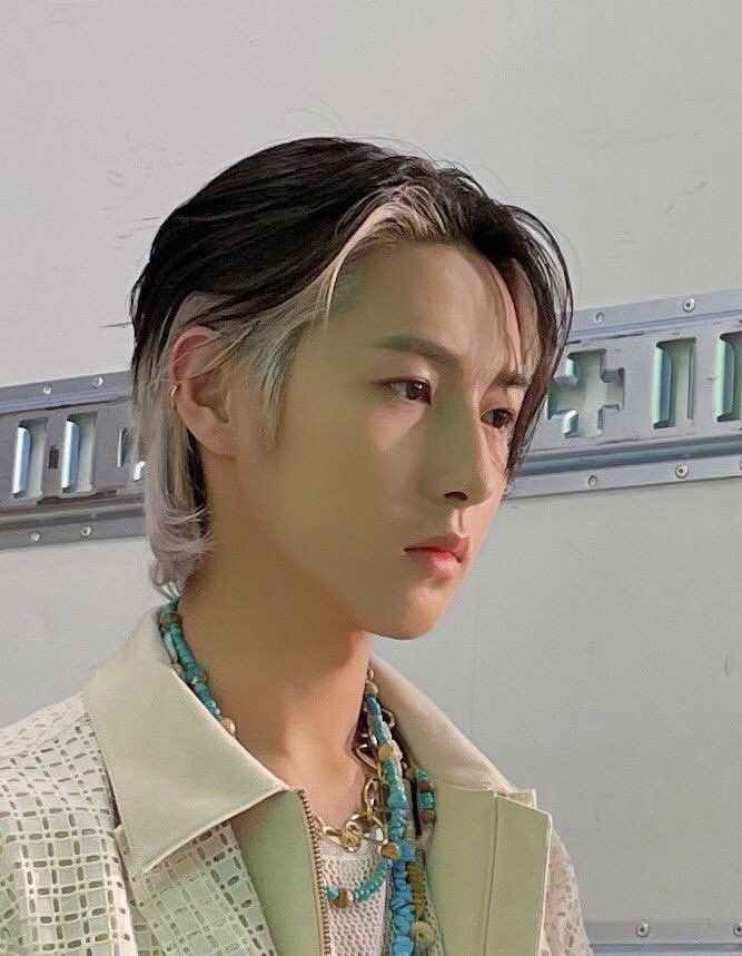 Sinjxjno's tweet photo. ผมทูโทนชนะ https://t.co/uFnqhe8Tvp
