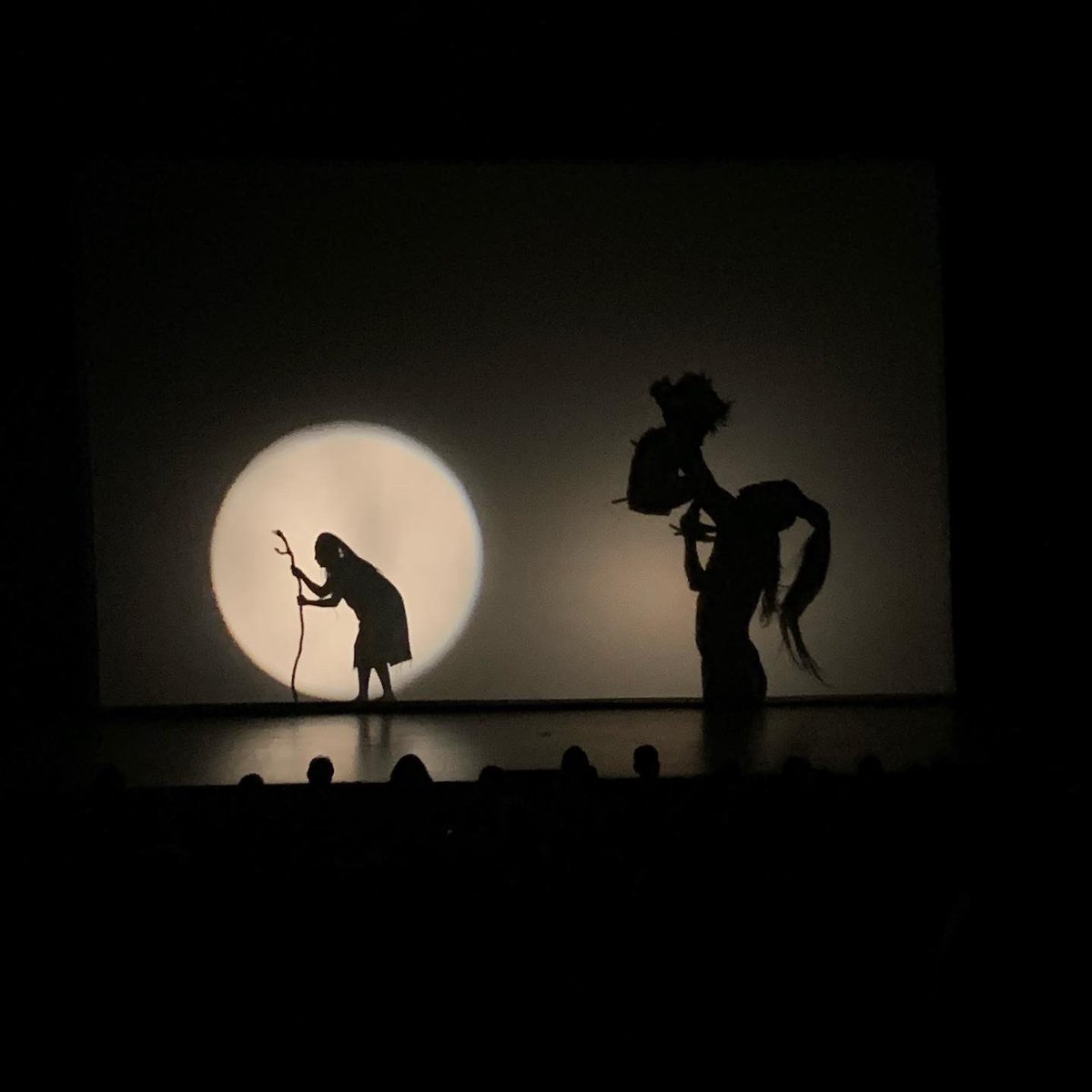 Salí feliz. <a href="/ConjSantander/">Conjunto Santander</a> me invitó a la obra ‘Canek: leyenda de un héroe maya de <a href="/lunatiteres/">Luna Morena Títeres</a> es una experiencia con mucho corazón y llena de valores. Me encantó, soy fan. ¡Feliz 20 aniversario Luna Morena!🙌🏼💜👏🏼