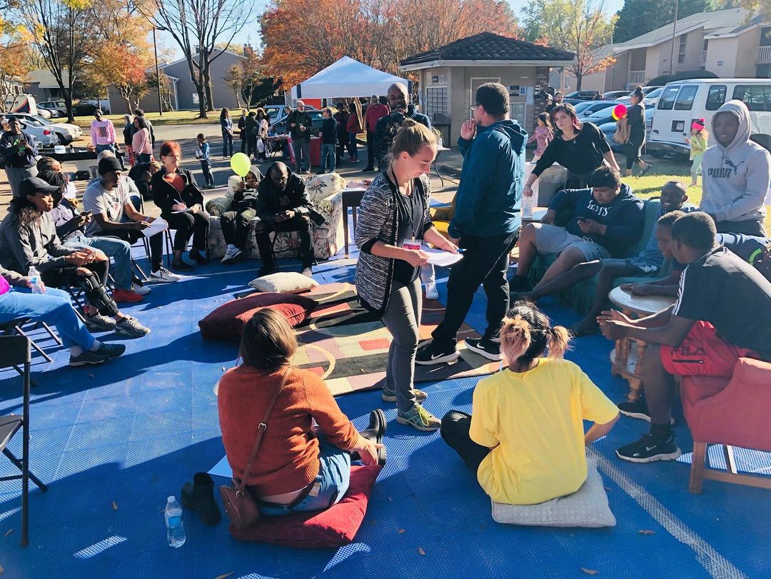 clt_boom's tweet photo. BOOM Echoes East last weekend at Sailboat Bay Apartments was a fun time! Artists, community members, nonprofit organizations, and small businesses came together to better connect the immigrant community with the CLT art scene. #cltart #CharlotteNC #cltiscreative https://t.co/NFdYLJaWC6