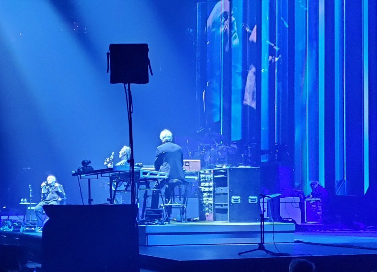 #Genesis #PhilCollins #MikeRutherford #TonyBanks <a href="/PhilCollinsFeed/">Phil Collins</a> <a href="/genesis_band/">Genesis</a>