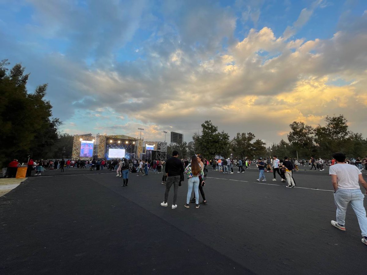 ExpansionRadial's tweet photo. Cobertura especial @CoronaCapital 2021
Hermoso atardecer para después ver caer la noche sobre el autódromo hermanos rodríguez.
Sigue al equipo radial que estan en todos los escenarios
#ExpandeTusSentidos #TeDecimosLaNeta
#Coronaradial21 #ExpansionRadial
https://t.co/sdrsjzhDW9 https://t.co/mPsT71Ajh6