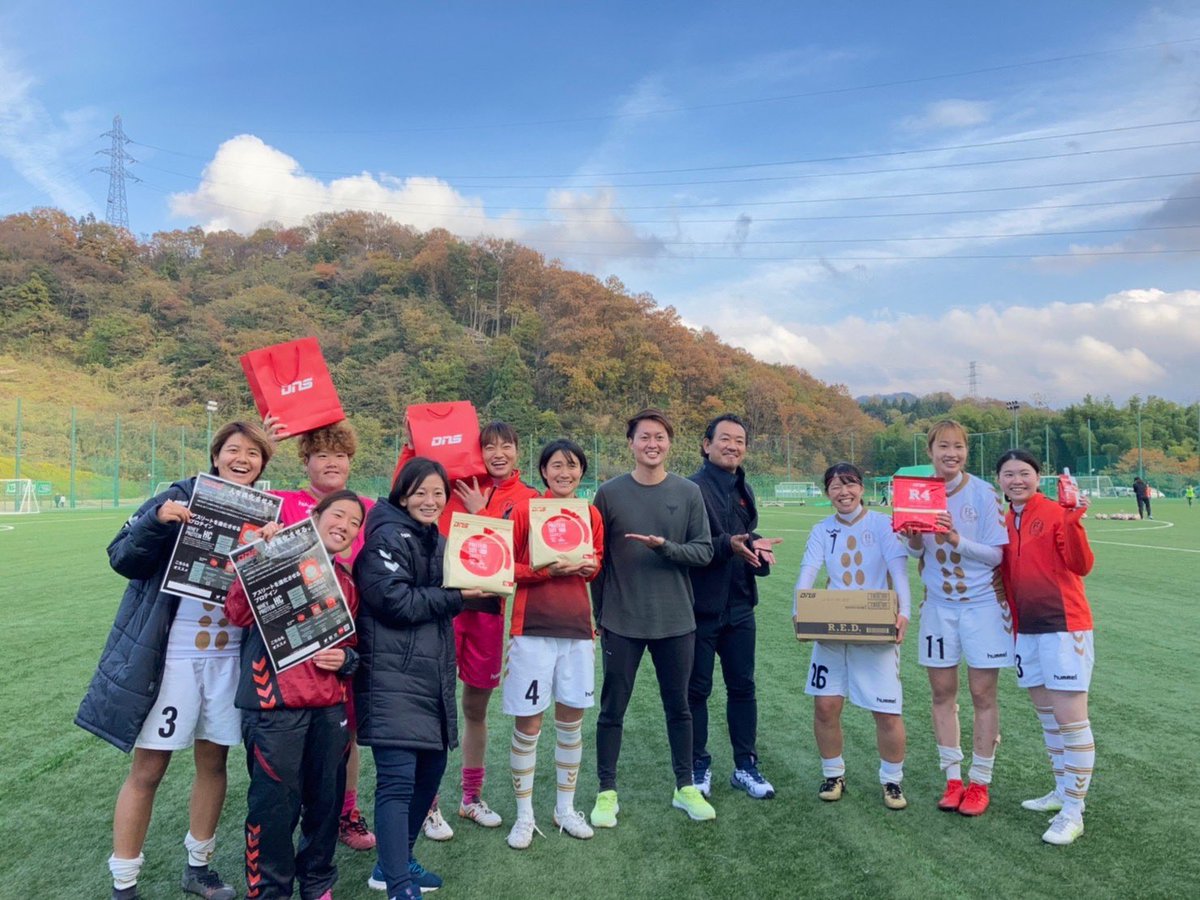 ayamax701's tweet photo. 今年もFC越後妻有にサポートメンバーとして参加させてもらいました。
選手皆本当に一生懸命で素直でサッカーだけでなくその他運営サポートメンバーの管理等してくれてます。（他にもいっぱい🥺）今年は沢山の方に試合も来て頂きました。是非来シーズンも応援お願い致します！ https://t.co/Fjzod4m6rU