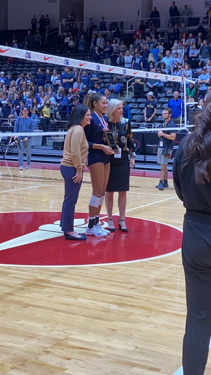 NISD's tweet photo. Mission accomplished!! @BrandeisVB08 just won their first state championship and we could not be more proud of this team!! 🧡🏐💙#NISDReunited #reptheB https://t.co/WyaEUhh8vW