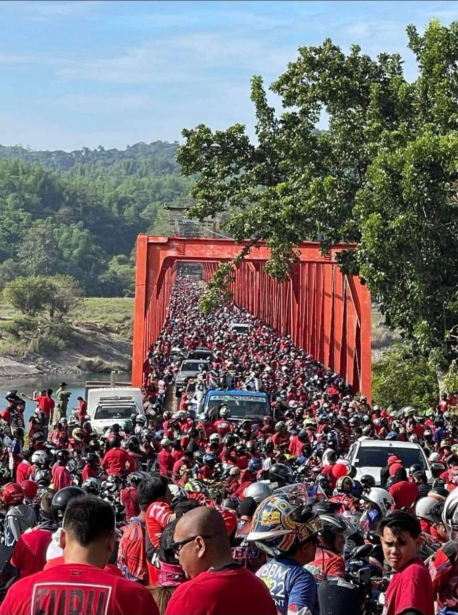 ABRA CARAVAN: BBM SARA supporters in DON MARIANO MARCOS BRIDGE

DMMB is the third longest bridge in the Philippines.
©Damdamag Abra

MarcosSara2022
#MarcosJr2022