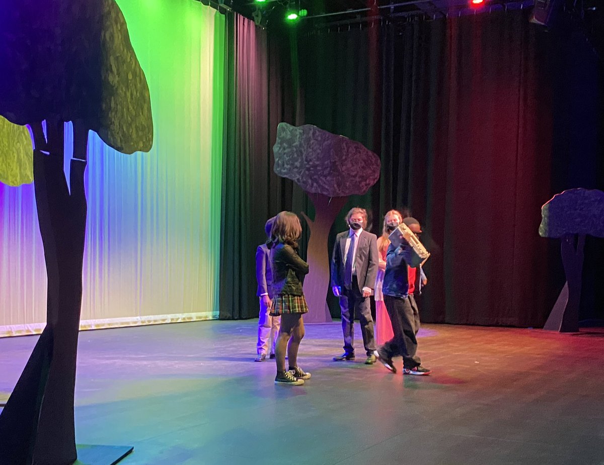 LMS_AP's tweet photo. In my first year at LMS I am BLOWN AWAY by the talent and joy on stage in our new performing arts center.  These kids and @RobynPaley are AMAZING!! @LMSARTS @LMSMagnetAP https://t.co/uQdCw5I88I
