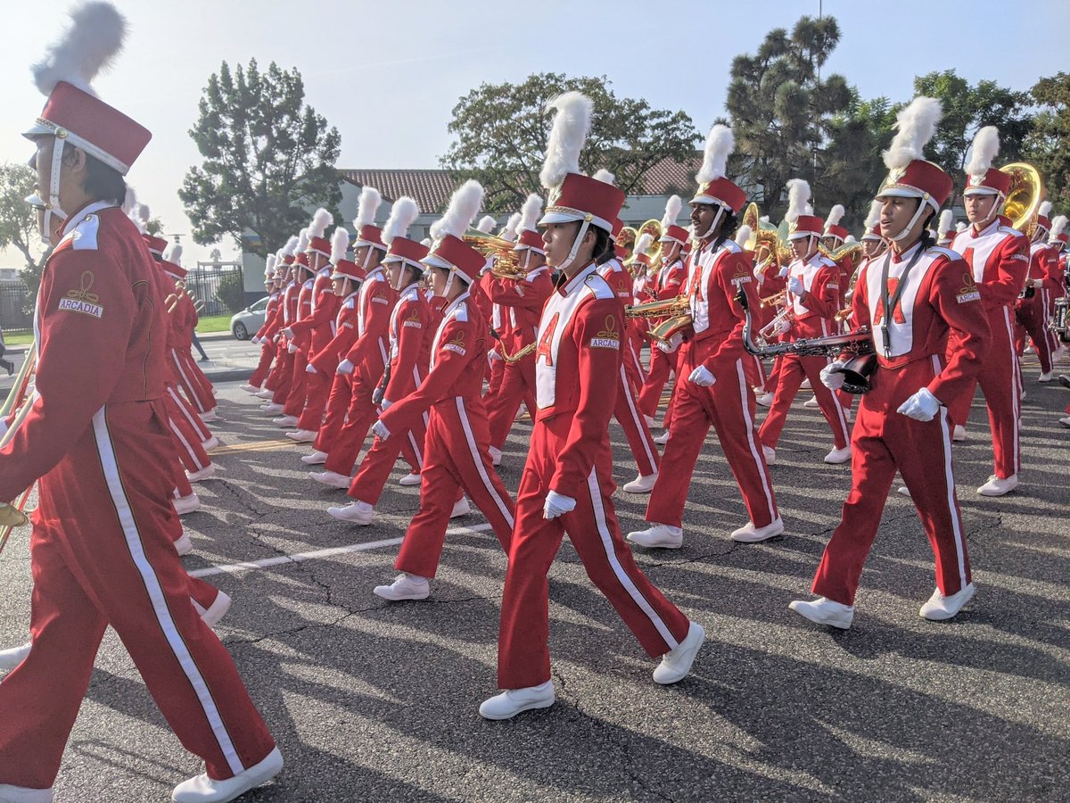 MrsWuLovesWords's tweet photo. Serving lunch &amp; dinner to 150 band directors at the 68th annual Arcadia Festival of Bands.  Volunteering w/other parents, students, &amp; alumni parents to support @ArcadiaUnified's long-standing music program. https://t.co/tUfp0JOeNj