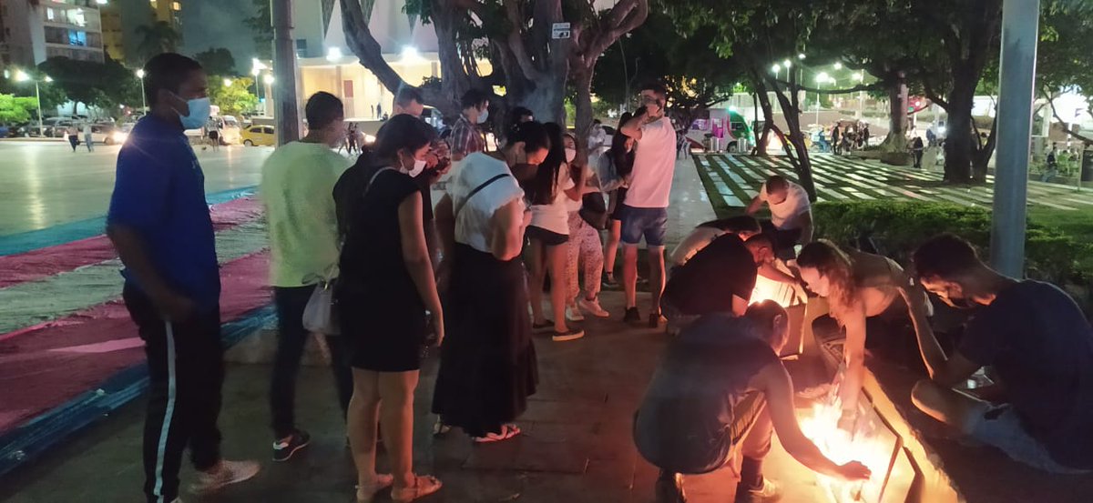 fundarvi's tweet photo. En el día de la memoria trans, recordamos a las asesinadas por transfobia, en complicidad de agentes estatales por acción u omisión. Necesitamos menos titulares y más acción. @mesalgbtibaq @Caribeafirmativ @Gobatlantico @LGBTIporLaPaz @alcaldiabquilla @AutonomaGay https://t.co/IGIcsMqPJY