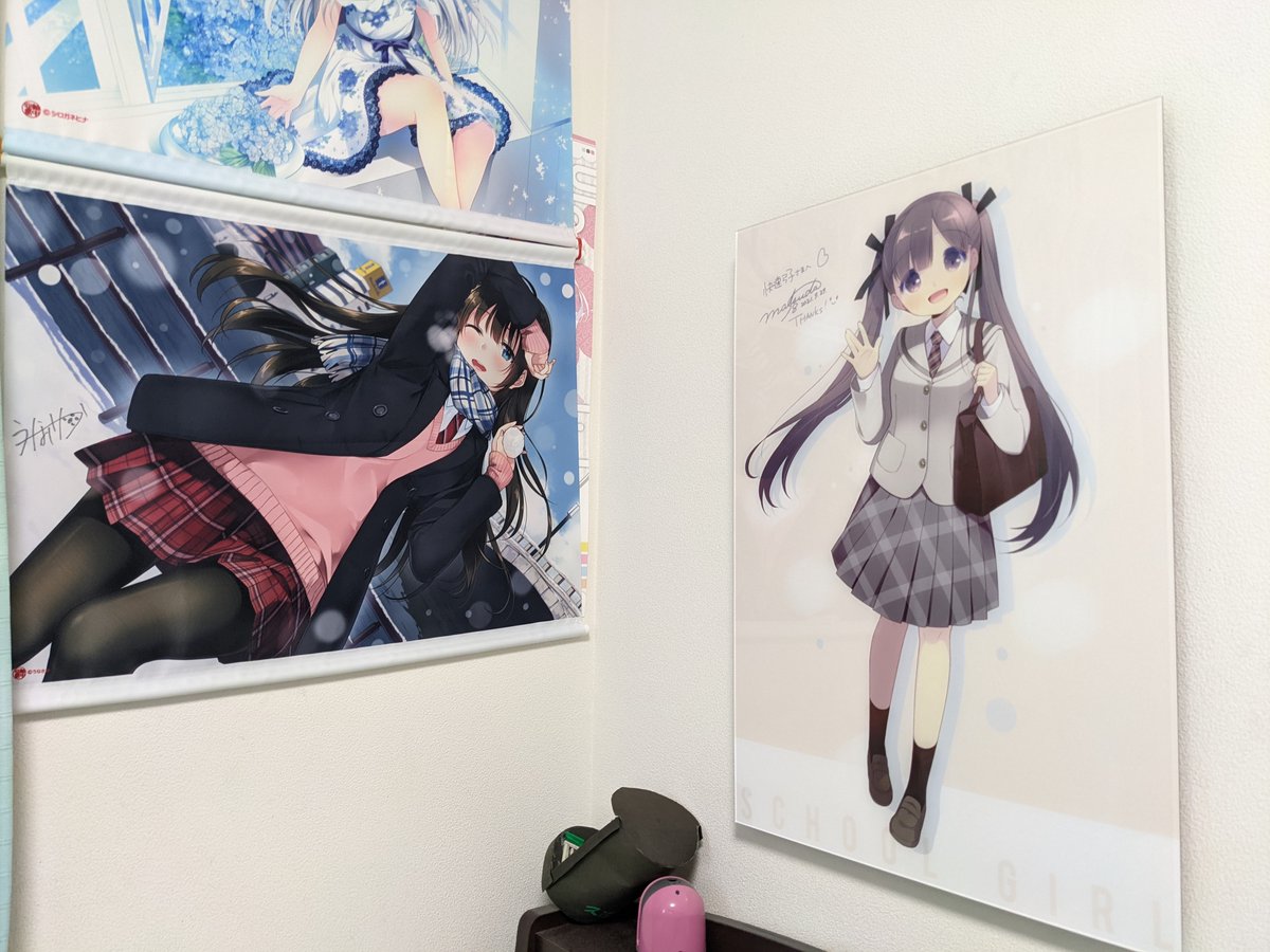train_SE10K's tweet photo. むっちゃ前になりますが、skebのアクリルパネルが届きました。大きさはなんとB2サイズ！普通のタペストリーと同じサイズで、とっても迫力があります。印刷もとても綺麗ですし、何よりこんなサイズでも画素数の低下を感じさせないのが凄いです。いつ見ても尊いなあ・・・。 https://t.co/TOsPPrjloS