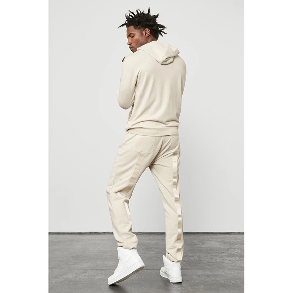 So good I had to share! Check out all the items I'm loving on <a href="/Poshmarkapp/">Poshmark</a> from <a href="/rusticpeacock1/">𝐑ʯ𝖲⫪ⅼʗ ᑶℰ𝔸ʗ𝛰ʗ𝜥</a> #poshmark #fashion #style #shopmycloset #anthropologie #loft #aloyoga: posh.mk/lu1eICs0llb