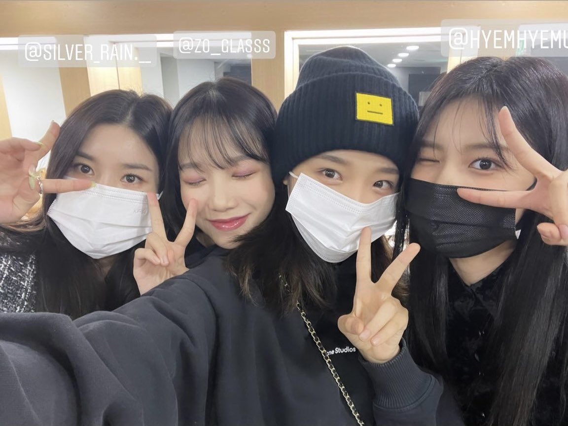 JOYURI_011022's tweet photo. #조유리 GLASSY 활동 셀카 타래 https://t.co/B1i4ISlwXk