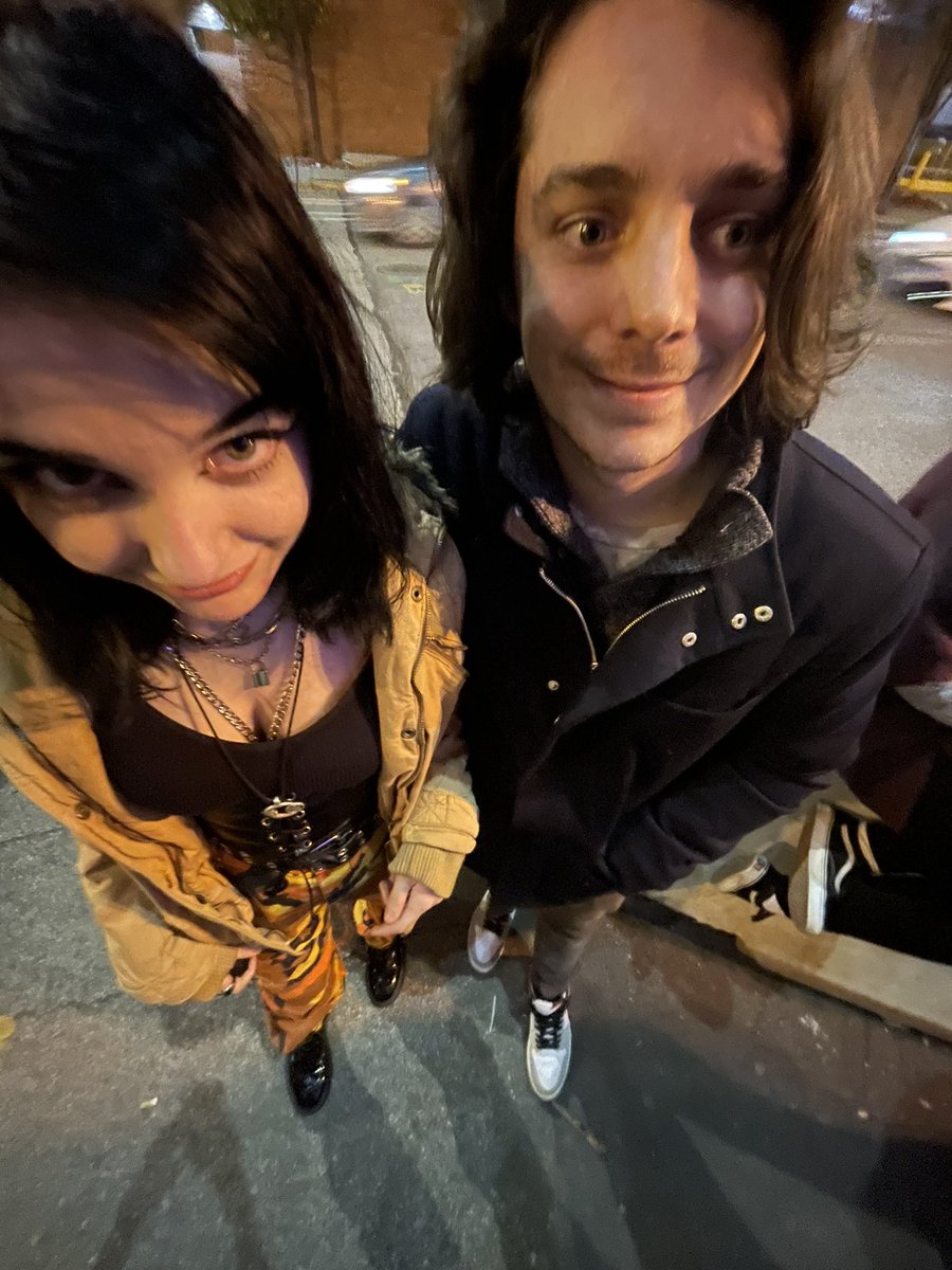 nyxiious's tweet image. what’s happening