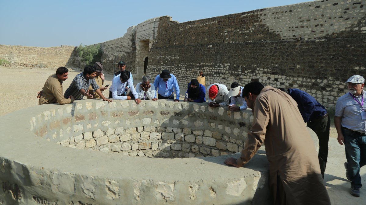 JournalSindh's tweet photo. Trainees at RaniKot fort to study four periods of conservation @UNESCO @Ministerculture https://t.co/j40KSTP6Sl