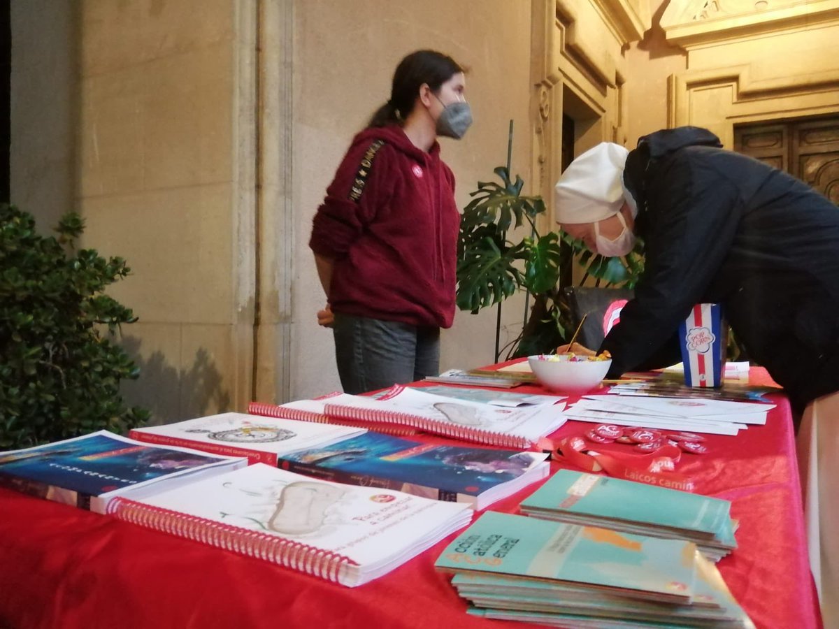 AcgMurcia's tweet photo. Y los @JovenesACG ayer también participando en feria de carismas en la semana de la juventud 21 en @DiocDeCartagena con @DelejuCartagena #caminandojuntos #modosinodo #ACGevangelizar #FelizDomingo https://t.co/jsenbm6GKC