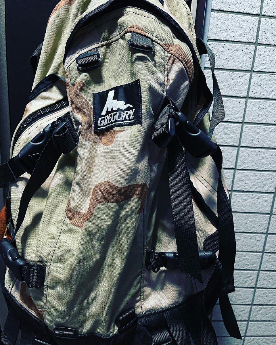 pakusako's tweet photo. 週末トレーニングスタイル
鈍った身体はとりあえず戻す…
アンマッチをハイテクで補う予定が
ホントにアンマッチなスタイルの完成…
グレのデザカモとか死語かな…
#ニューバランス
#newbalance
#M576RED
#M576
#マムート
#mammut
#パタゴニア
#patagonia
#グレゴリー
#gregory https://t.co/WbJkUFGEFs