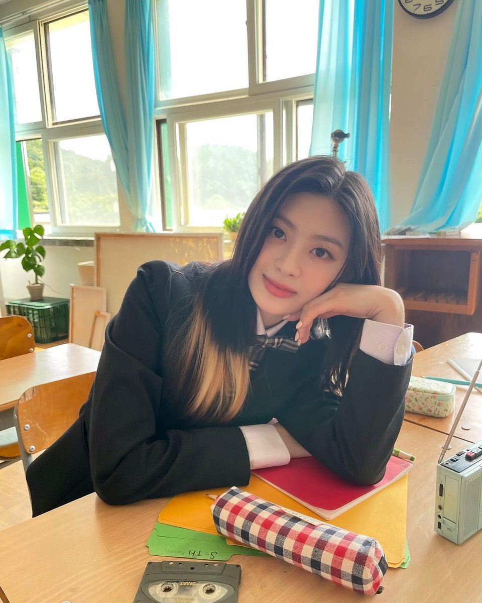seeunthinker's tweet photo. our highschool crush https://t.co/6nysPCeafe