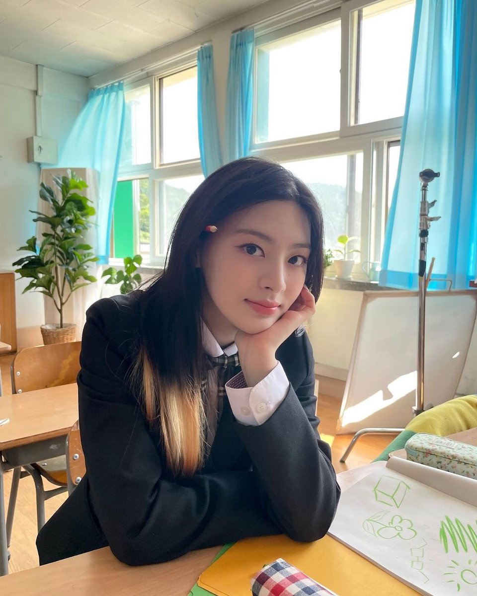 seeunthinker's tweet photo. our highschool crush https://t.co/6nysPCeafe