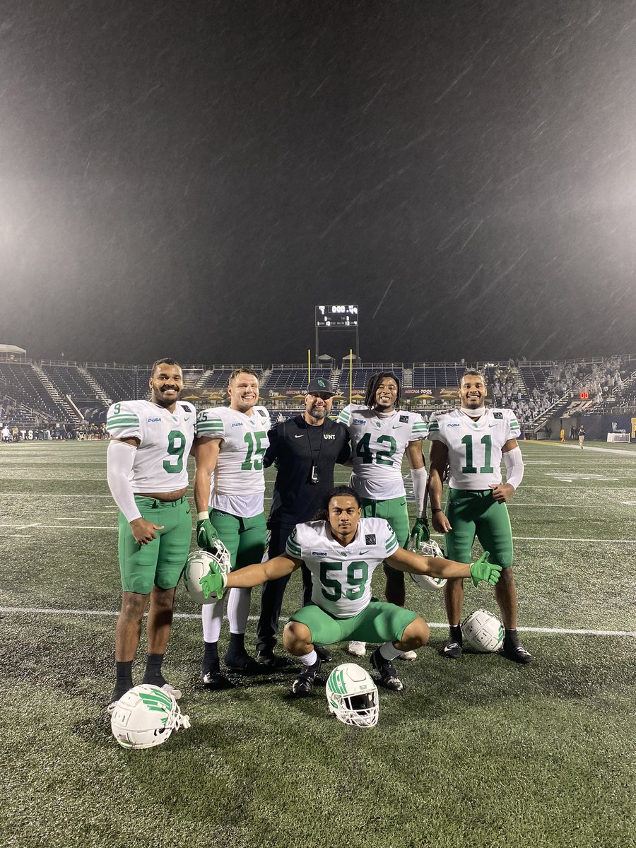 CoachPetrilli's tweet photo. That 4 in a row feeling when the whole squad got to eat!!
#GMG #PlayThemAll #ridewithcoachP https://t.co/19PE0jIG9z