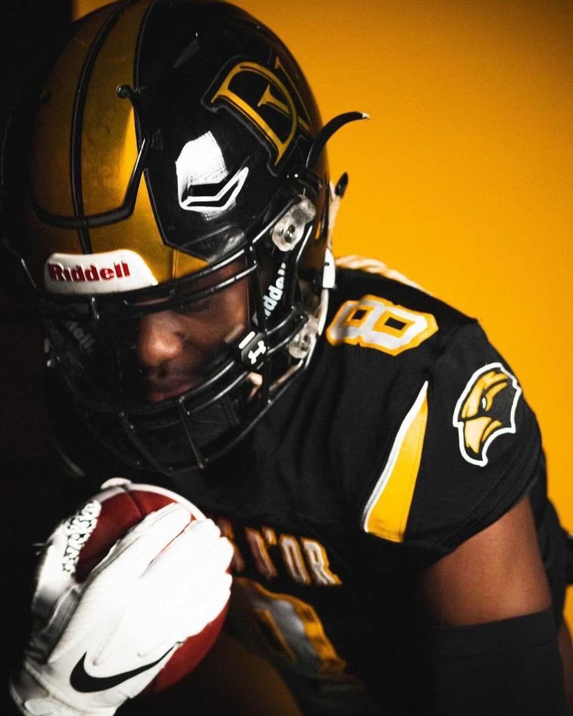 antwanraymond8's tweet photo. Highlight Tape Dropping Tomorrow🤫 https://t.co/Un5XCgEzNe