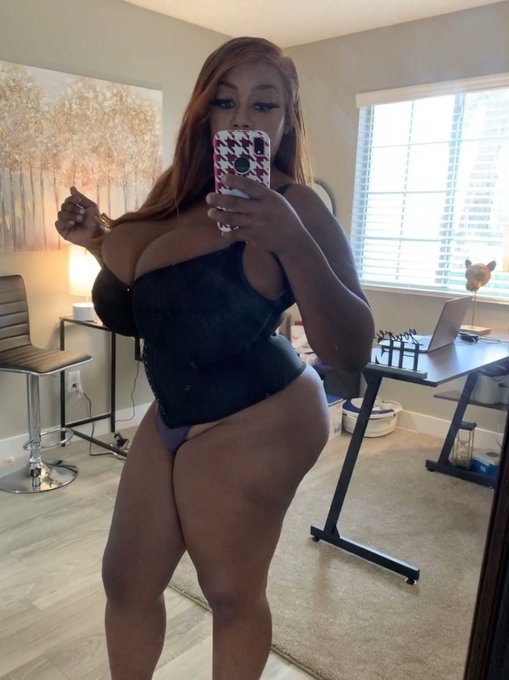 Mina’s pics and videos