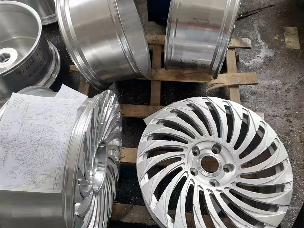 Customer orders this beautiful wheel, nearly completed #luxurycars #car #carwheels #carwheel #forgedwheels #aluminiumwheels