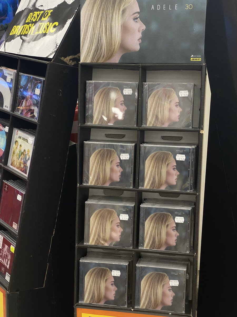 adeleafied's tweet image. no joke i started screaming- THEY WERE EVEN STREAMING THE ALBUM WHEN I WENT