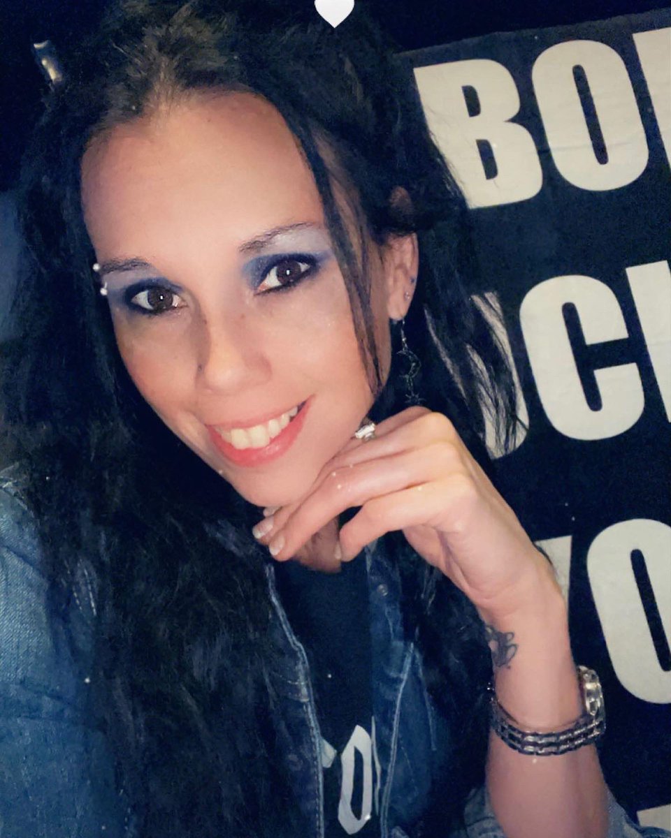 SardesonTracy's tweet photo. Merching for @Thecrownedmusic at Johnny Danger's Dirty Thirty Part 4 🥳🎉🤘🏻😎🤘🏻
#MerchGirl #TheCrowned #Metal #MetalMusic #DirtyThirty #Birthday #Party #Concert #SaturdayNight https://t.co/fl2ctXMGez