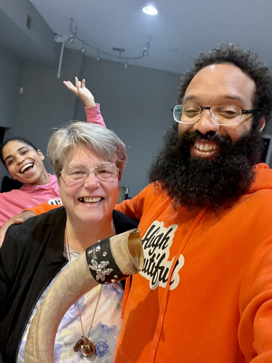 MaryHalsey77's tweet photo. Fun times with friends at the TetraHydro Club in Wakefield Rhode Island #love @thefarmacist @jnprogrammer #beamary @EveMarie23 #lovewins #funkywhitesister #funkywhitesista #maryhalsey https://t.co/7AqJ9gwZPx