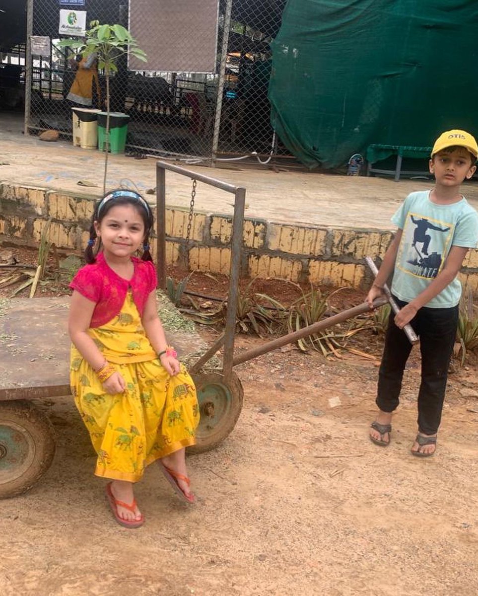 akshayakalpa's tweet image. Life isn’t only about waiting for the storm to pass..it’s also about learning to play and dance in the rain, to be a child all over again…
.
.
#akshayakalpa #organicfarming #rainplay #happychildren #farmvisit