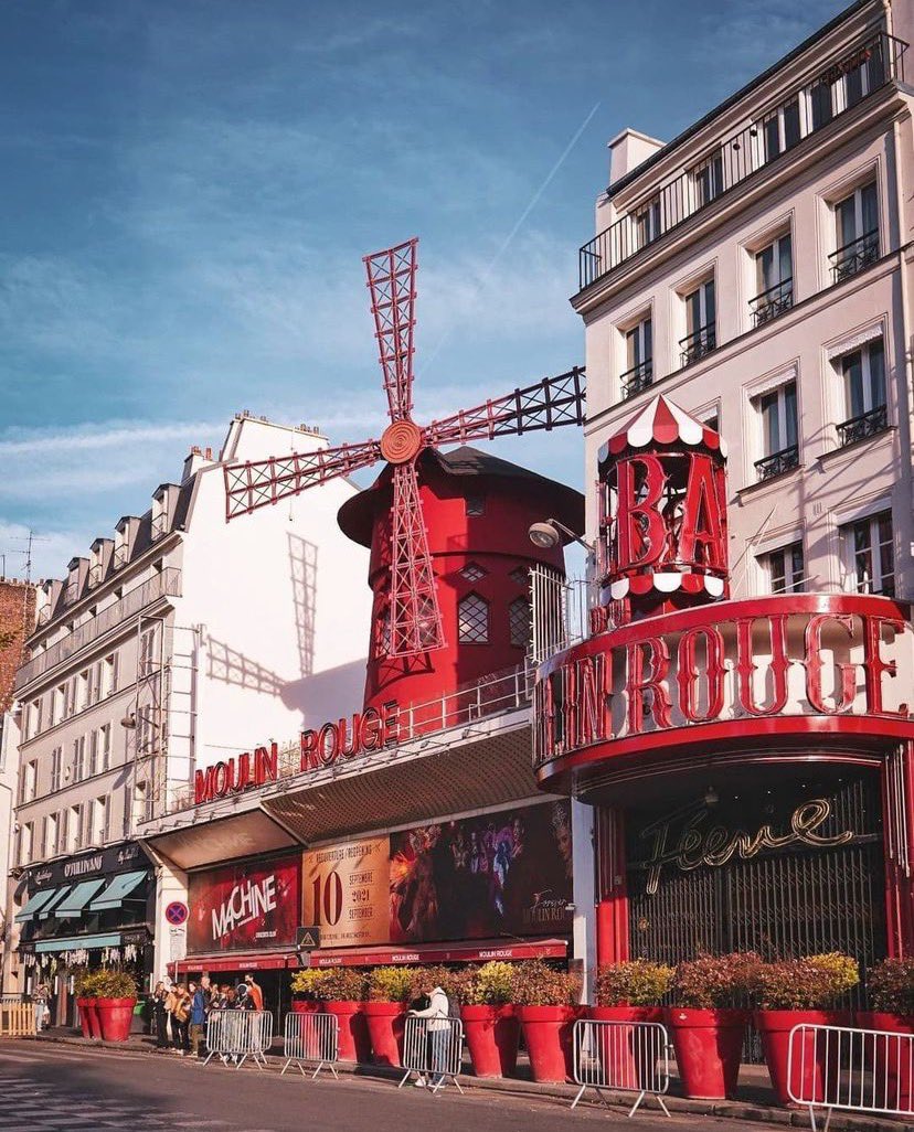 Moulin Rouge, #Paris 🇫🇷 #Europe #travel #Tourism 📸 Photo by @annadepretto_landscapes 🙌🏆 via @seulementparis