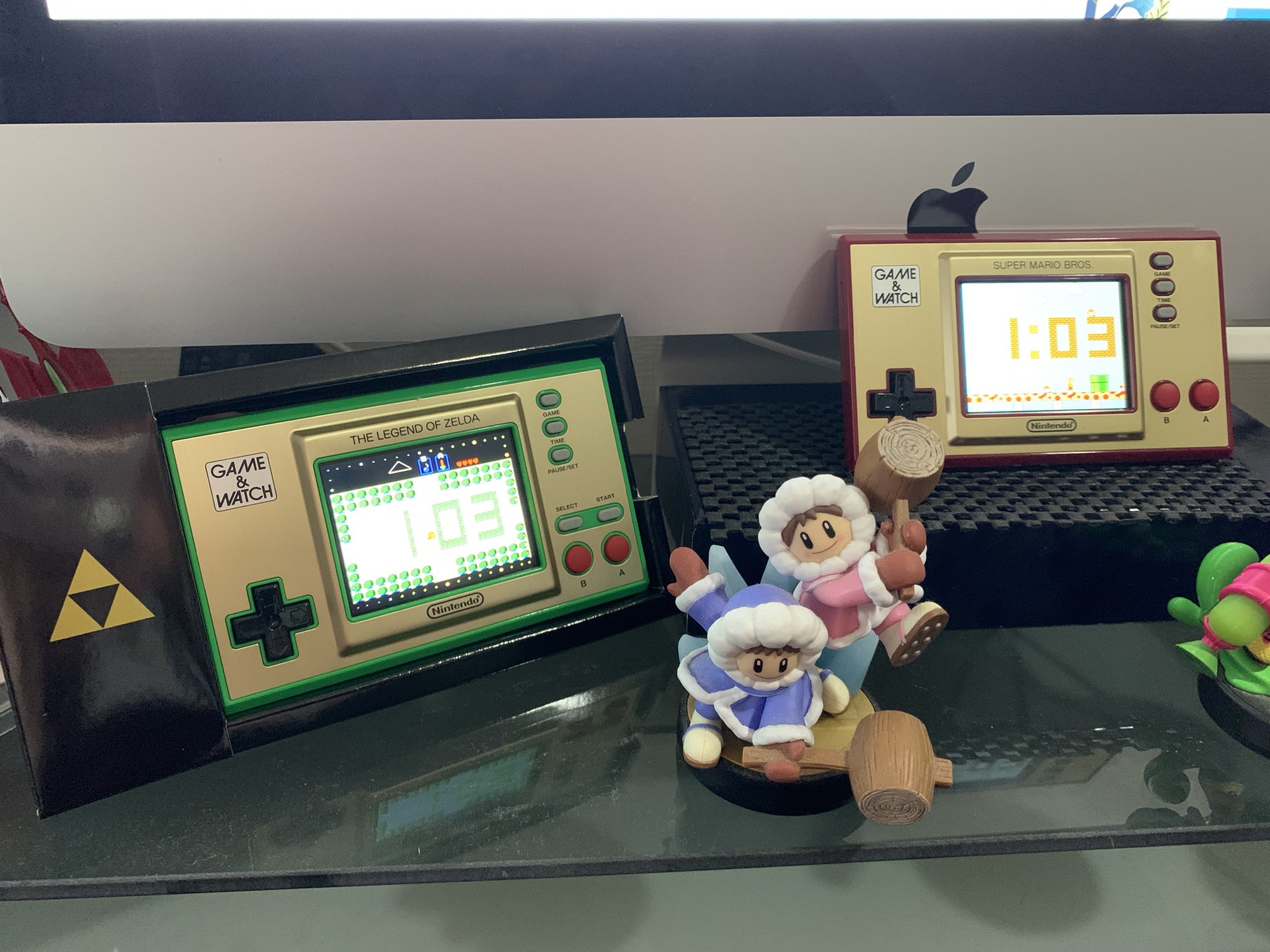 ひなた ヒナレコ 公式 偏向的エンタメ音楽情報館 任天堂の日 にあわせて ゼルダのゲームウォッチを買いました 時計も最高だし このサイズで 夢をみる島 ができるの最高 なんせ このゲームウォッチ音質が素晴らしい 初代ゼルダ リンクの冒険