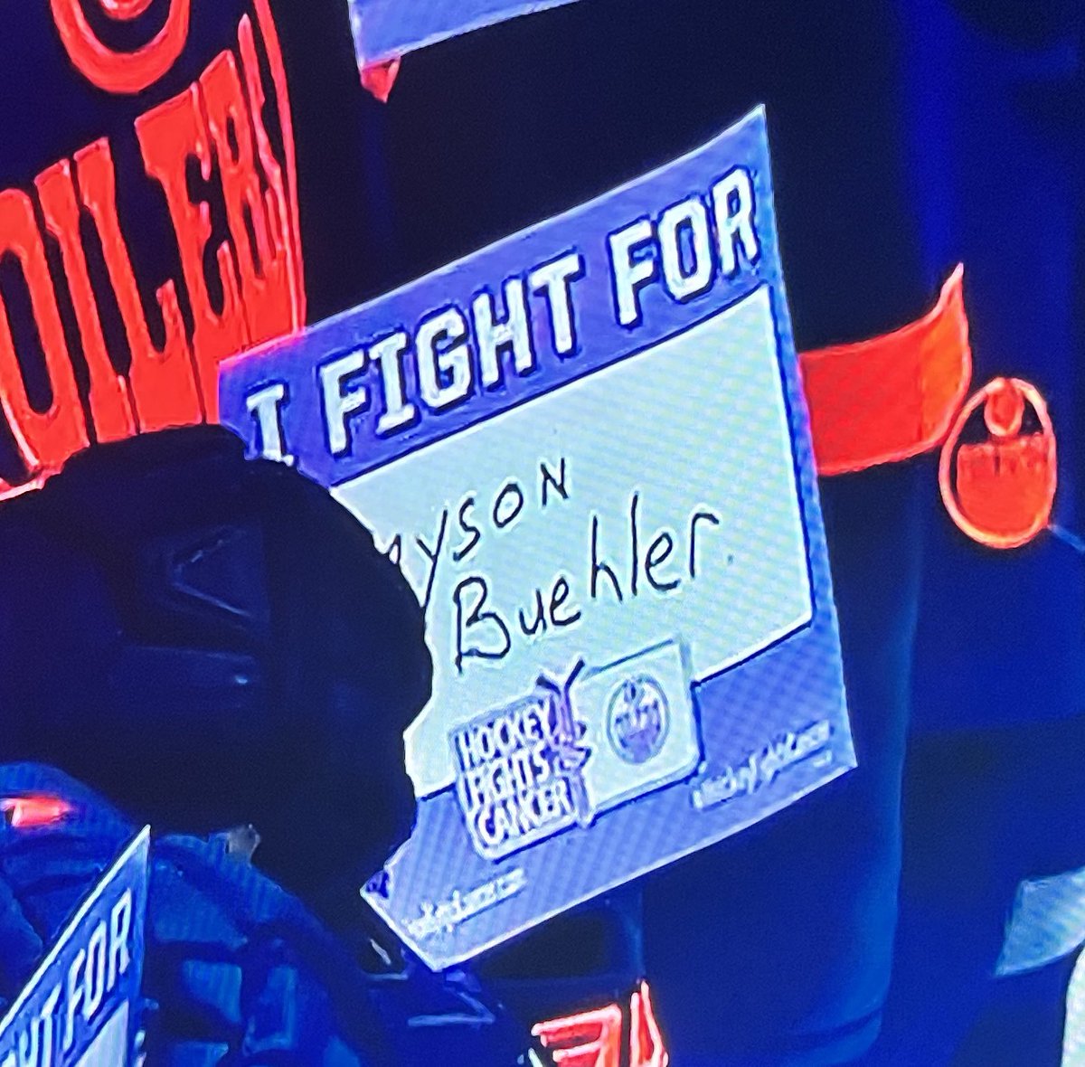 OMG @JPuljujarvi &amp; <a href="/EdmontonOilers/">Edmonton Oilers</a> !!

Watching First Intermission &amp; they are talking about #HockeyFightsCancer.

Then they show the players holding up signs … 

OMG OMG OMG

***
#LetsGoOilers🧡💙

#Stage4
#ColoRectal
#Metastasised to #Lungs
#Terminal
 
#PUCKCancer