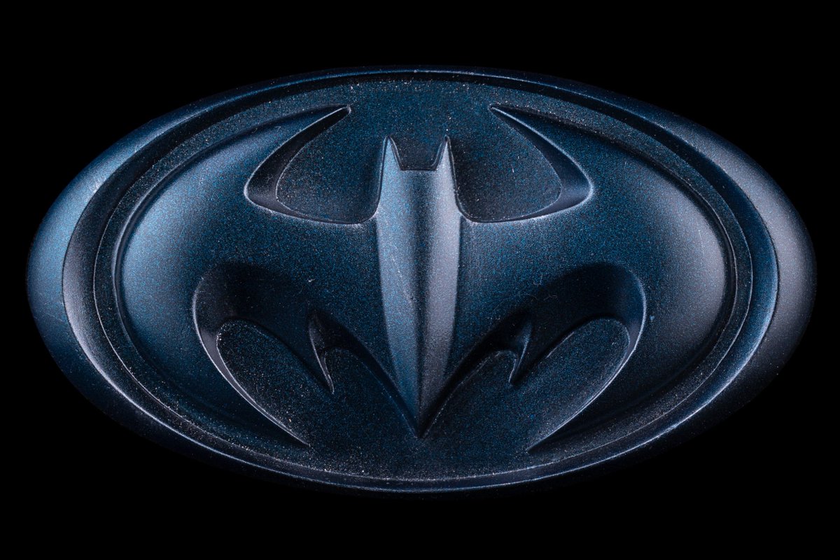 Close up look at the Chet Emblem from the Batman \u0026 Robin Batsuit. This is  Definitely one of my Favorite Live action Bat Emblems, especially when it  was repainted to have the, image size:1200x800