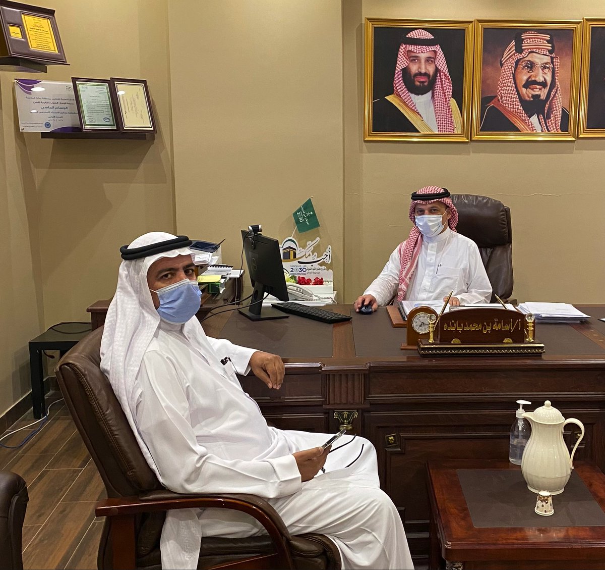 تشرفت ثانوية الانجاز بالهجرة بزيارة الاستاذ سعد الحواس لمتابعة سير الاختبارات بالمدرسة حيث تفقد قاعات الاختبارات برفقة مدير المدرسة اسامة بانده .