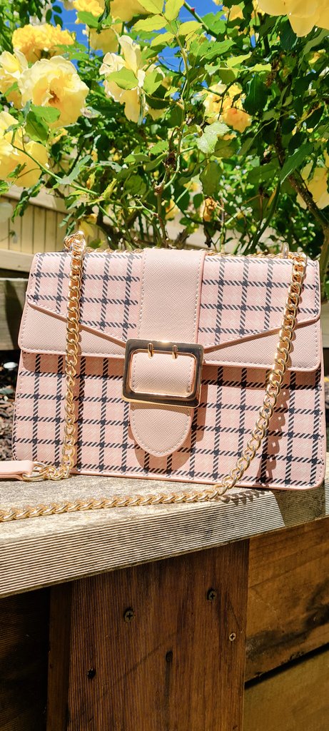 Itz_Kavee's tweet image. #lovecolette #colettebycolettehayman #monogram #totebags #crossbody