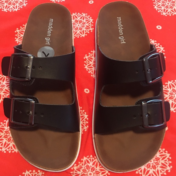 bgorhuff's tweet photo. So good I had to share! Check out all the items I'm loving on @Poshmarkapp #poshmark #fashion #style #shopmycloset #drscholls #maddengirl: https://t.co/r15rKoa04z https://t.co/WvwWrKKCIS