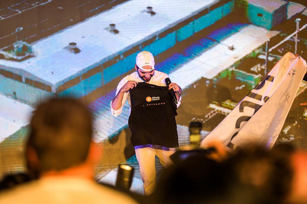 PresidenciaSV's tweet photo. Así cerramos la #BitcoinWeek en El Salvador.

Y esto apenas empieza. 😉🌋⚡️ https://t.co/Tp6LuPPKFX