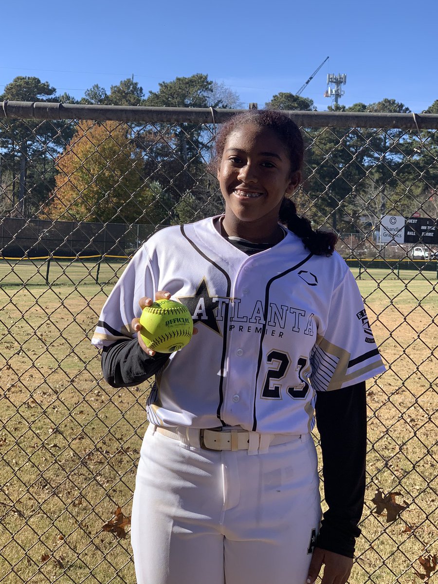 jaylasantana23's tweet photo. Added another one to the collection. #dingerclub #11yearoldhomerunhitter #hardworkpaysoff #blessed @fastpitch_the @CoachMillerFSU @FSU_Softball https://t.co/2I2H6Z1Dr8
